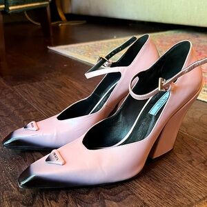 PRADA Pink and Black Spazzolato Monellerie Mary Jane
95mm ombre 39.5 Alabastro